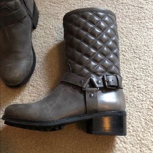 Renvy gray quilted leather Moto Boot size 5